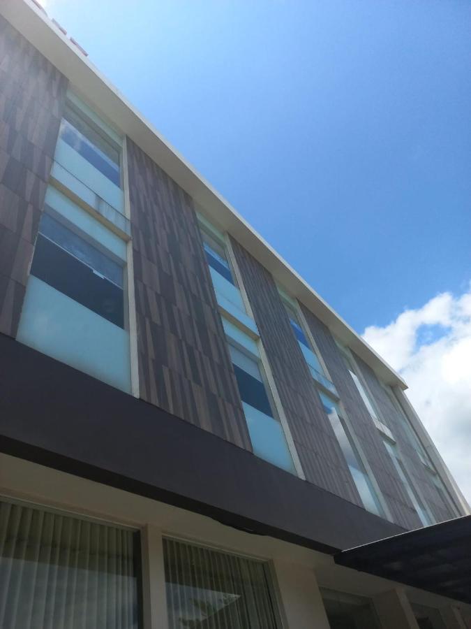 Отель Cendana Coliving Solo Baru Экстерьер фото